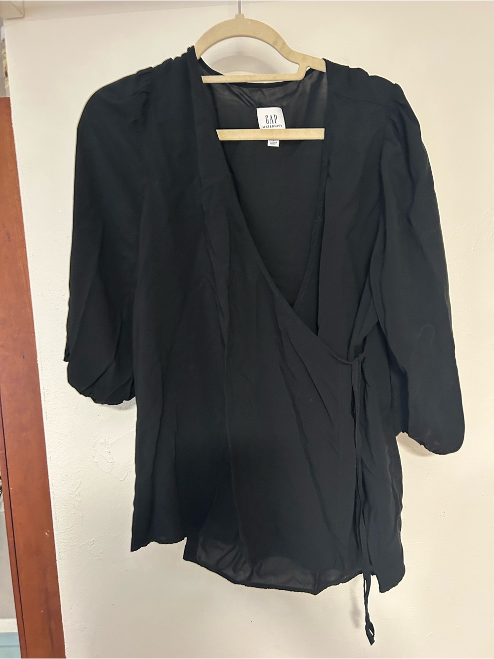 ✨GAP Maternity Black Wrap Blouse - Women's V-Neck Puff Sleeve Top